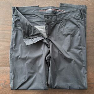 Rhone Men's Commuter Five Pocket Slim Fit Pant, size 35